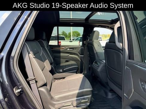 Used 2023 Cadillac Escalade Premium Luxury w/ Performance Package AWD/4WD image 10