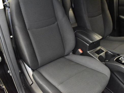 Used 2019 Nissan Rogue Sport S AWD/4WD image 28