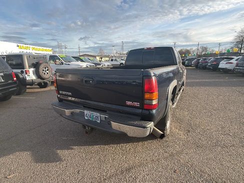 Used 2005 GMC Sierra 2500 SLE w/ Heavy-Duty Power Package AWD/4WD image 4
