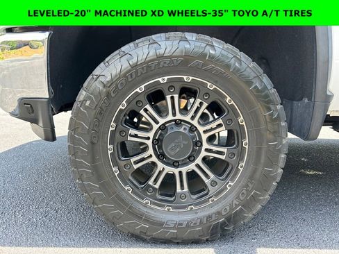 Used 2022 Chevrolet Silverado 2500 LT AWD/4WD image 2