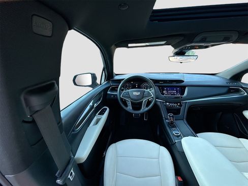 Used 2022 Cadillac XT5 Sportv w/ Technology Package image 23