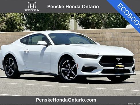 Used 2025 Ford Mustang Coupe RWD image 1