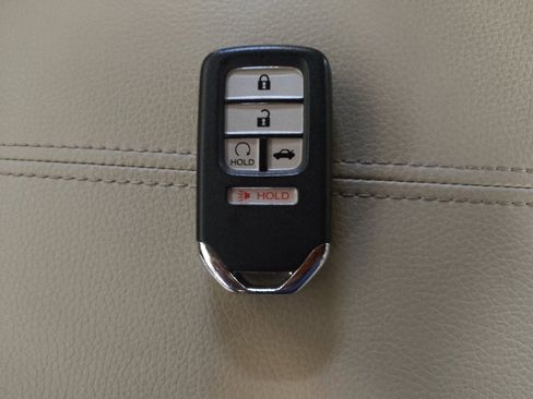 Used 2016 Honda Accord EX-L image 32