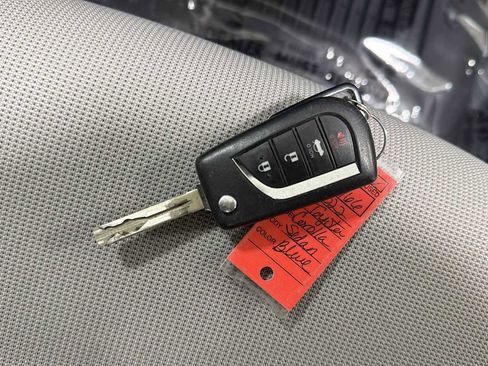 Certified 2022 Toyota Corolla LE image 30