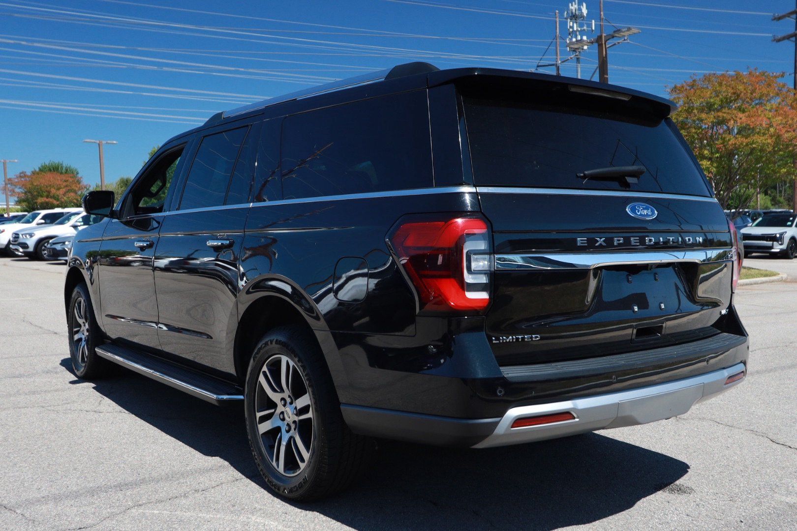 Used 2023 Ford Expedition Max Limited RWD image 3
