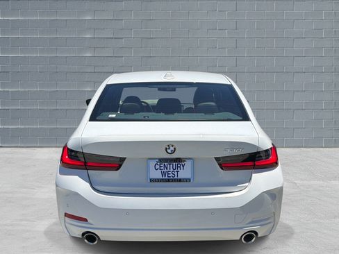 Used 2025 BMW 330i Sedan w/ Convenience Package RWD image 4