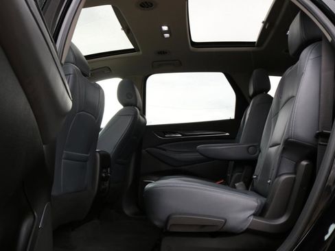 Used 2019 Buick Enclave Essence AWD/4WD image 37