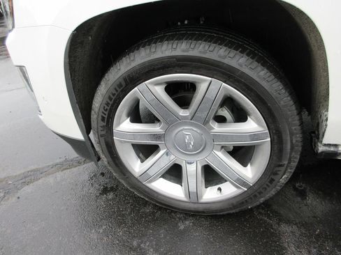 Used 2019 Cadillac Escalade Premium Luxury AWD/4WD image 15