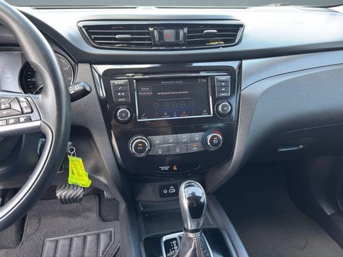 Used 2022 Nissan Rogue Sport S FWD image 18