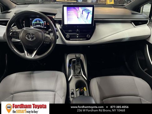 Used 2025 Toyota Corolla SE w/ SE Premium Package FWD image 15
