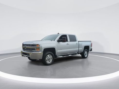Used 2018 Chevrolet Silverado 2500 LT AWD/4WD image 4