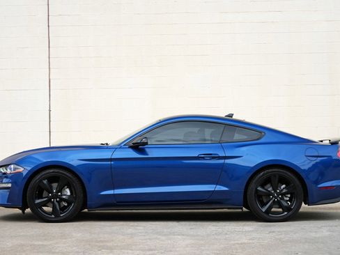 Used 2022 Ford Mustang Coupe w/ Black Accent Package RWD image 8