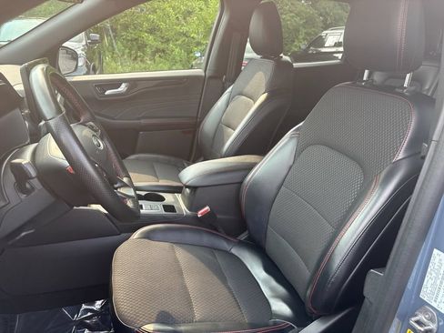 Used 2023 Ford Escape ST-Line w/ Tech Pack #1 AWD/4WD image 9