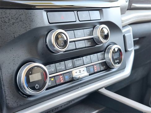 Used 2023 Ford Expedition Limited image 25