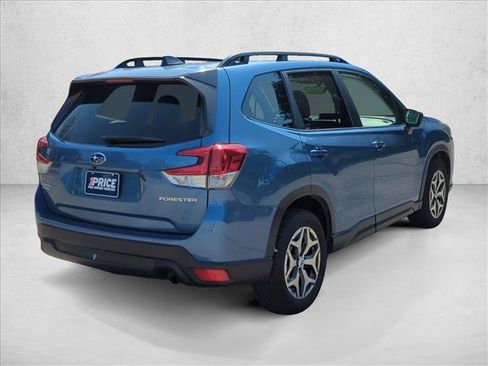 Used 2024 Subaru Forester Premium AWD/4WD image 7