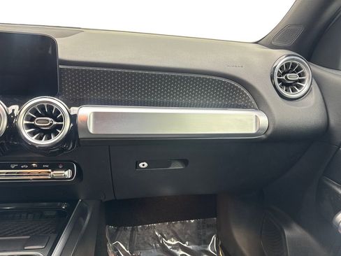 Used 2025 Mercedes-Benz GLB 250 4MATIC image 56
