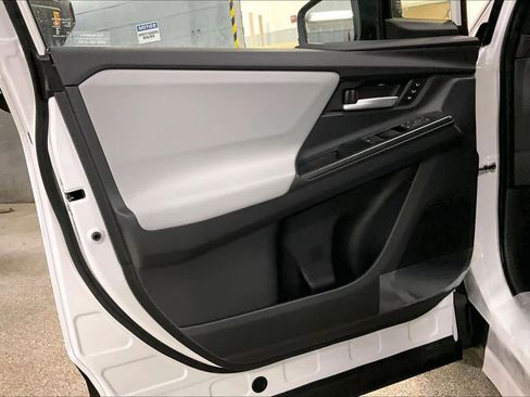 New 2026 Subaru Uncharted AWD image 10