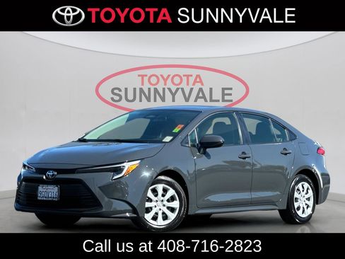 Used 2023 Toyota Corolla LE w/ Carpet Mat Package (TMS) FWD image 2