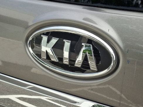 Used 2011 Kia Sorento 2WD w/ Convenience Pkg image 30