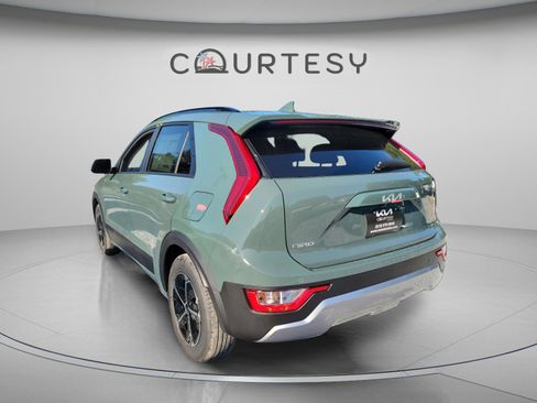 New 2026 Kia Niro EX FWD image 2