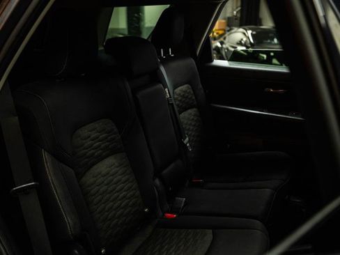 Used 2022 Nissan Pathfinder SV image 11