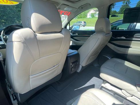 Used 2018 Buick Enclave Essence w/ Trailering Package AWD/4WD image 19