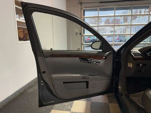 Used 2009 Mercedes-Benz S 550 4MATIC image 23