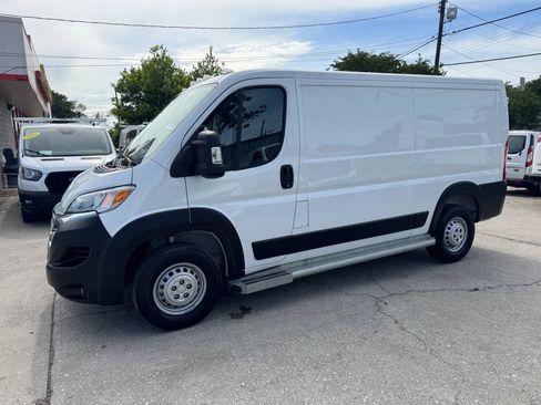 Used 2025 RAM ProMaster 2500 w/ U-Haul Equipment Group FWD image 7