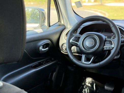 Certified 2023 Jeep Renegade Latitude w/ Sun/Sound Group AWD/4WD image 38
