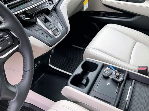 New 2026 Honda Odyssey EX-L image 7