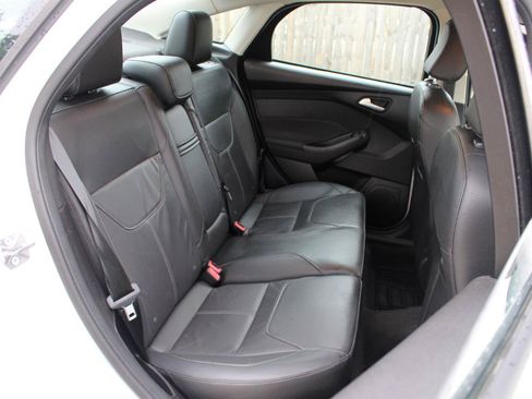 Used 2015 Ford Focus SE w/ Equipment Group 201A FWD image 34