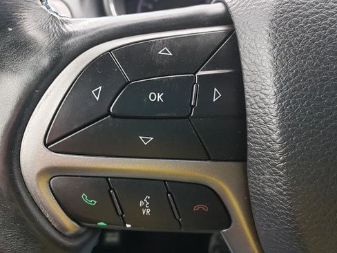 Used 2019 Jeep Grand Cherokee Laredo image 23