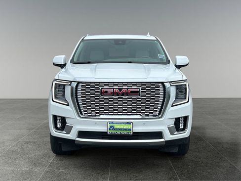 Used 2024 GMC Yukon XL Denali w/ Advanced Technology Package AWD/4WD image 3