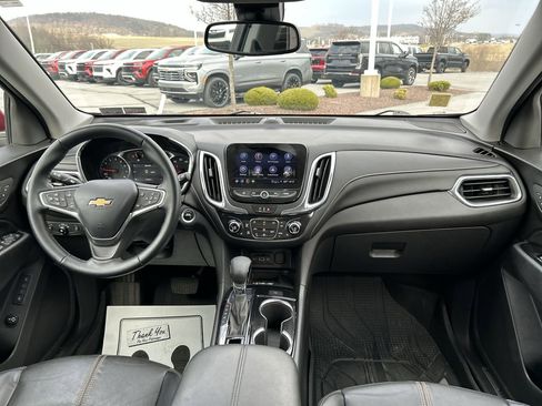 Used 2023 Chevrolet Equinox Premier image 17