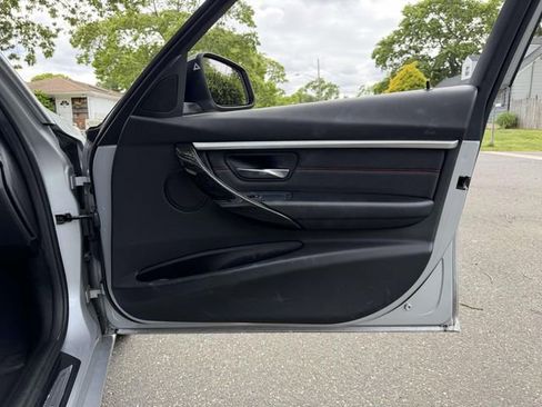 Used 2018 BMW 330i xDrive Sedan AWD/4WD image 12