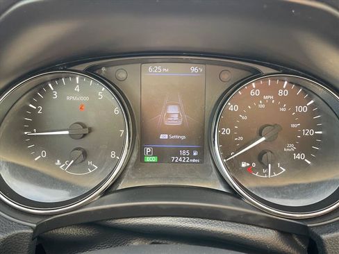 Used 2020 Nissan Rogue SV w/ Premium Package FWD image 11