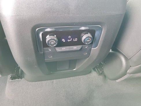Used 2026 Chevrolet Tahoe High Country AWD/4WD image 16