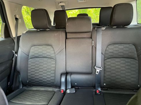 Used 2025 Nissan Pathfinder SV image 40