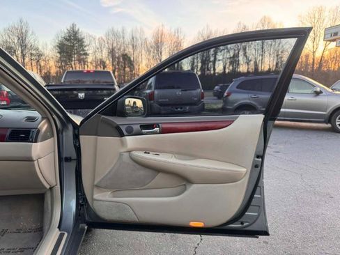 Used 2003 Lexus ES 330 Sedan image 13