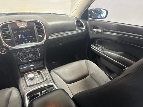 Used 2020 Chrysler 300 Touring w/ Sport Appearance Package RWD image 20