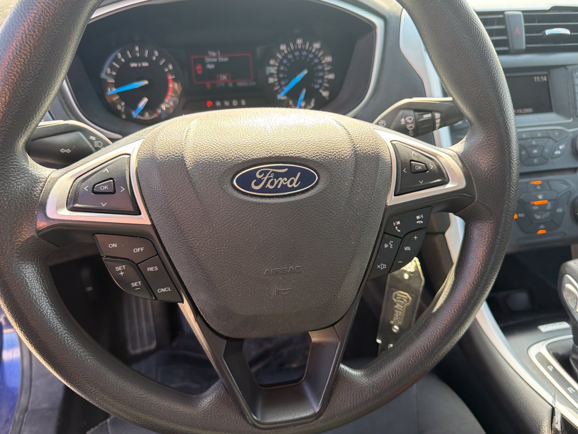 Used 2016 Ford Fusion SE FWD image 13