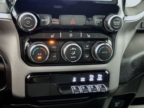 Used 2022 RAM 1500 Big Horn AWD/4WD image 16