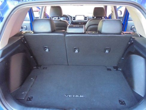 Used 2024 Hyundai Venue Limited FWD image 30