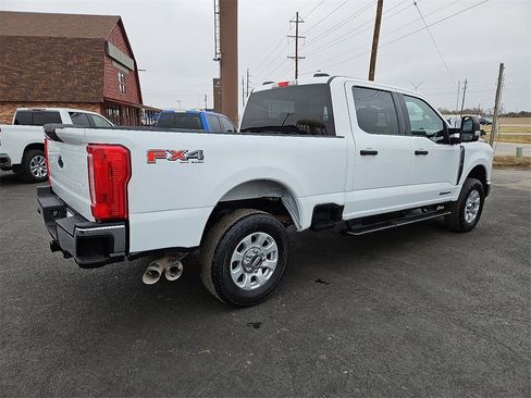 Used 2024 Ford F250 XLT w/ FX4 Off-Road Package image 8