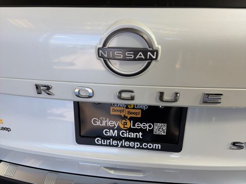 Used 2023 Nissan Rogue SV AWD/4WD image 15