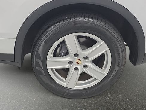 Used 2012 Porsche Cayenne AWD/4WD image 31