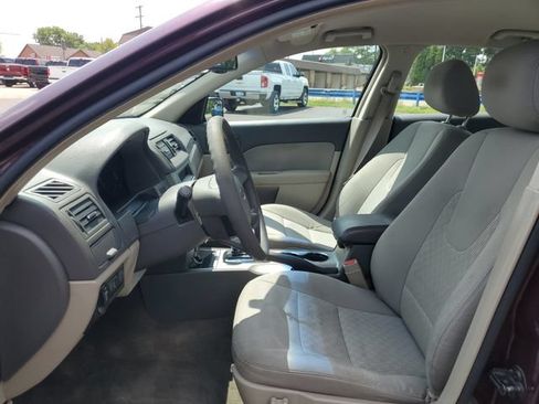 Used 2011 Ford Fusion SE FWD image 12