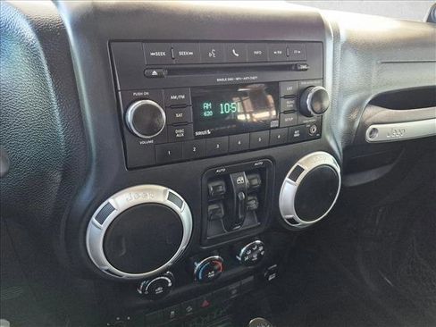 Used 2014 Jeep Wrangler Unlimited Sahara w/ Connectivity Group AWD/4WD image 13