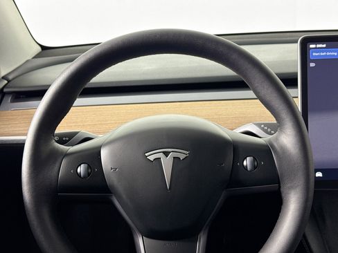 Used 2023 Tesla Model Y Long Range image 25