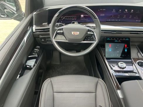 New 2026 Cadillac Escalade ESV Luxury w/ LPO, Radiant Package RWD image 43